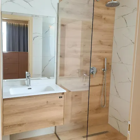 Eva 3* Golem (Tirana)