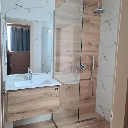 Aparthotel Eva Golem (Tirana)
